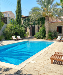 Porfyrios Country House