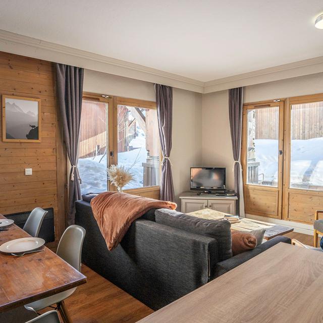 Chalet Alaska 2